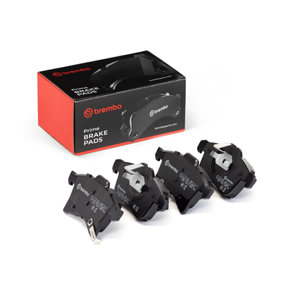 Kit Tagliando 10L Castrol 5W-30 LL + 2 Filtri Olio Bosch + Filtro Carburante Bosch + Pastiglie Anteriori Brembo